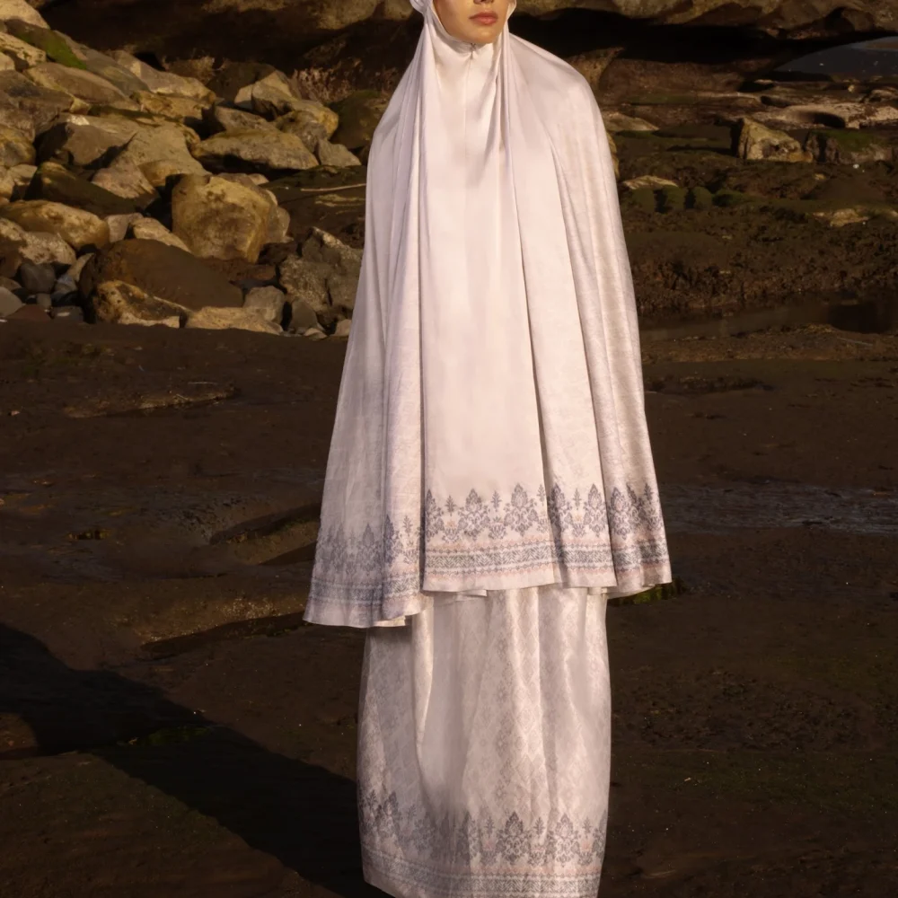 Azeera Prayer Robe