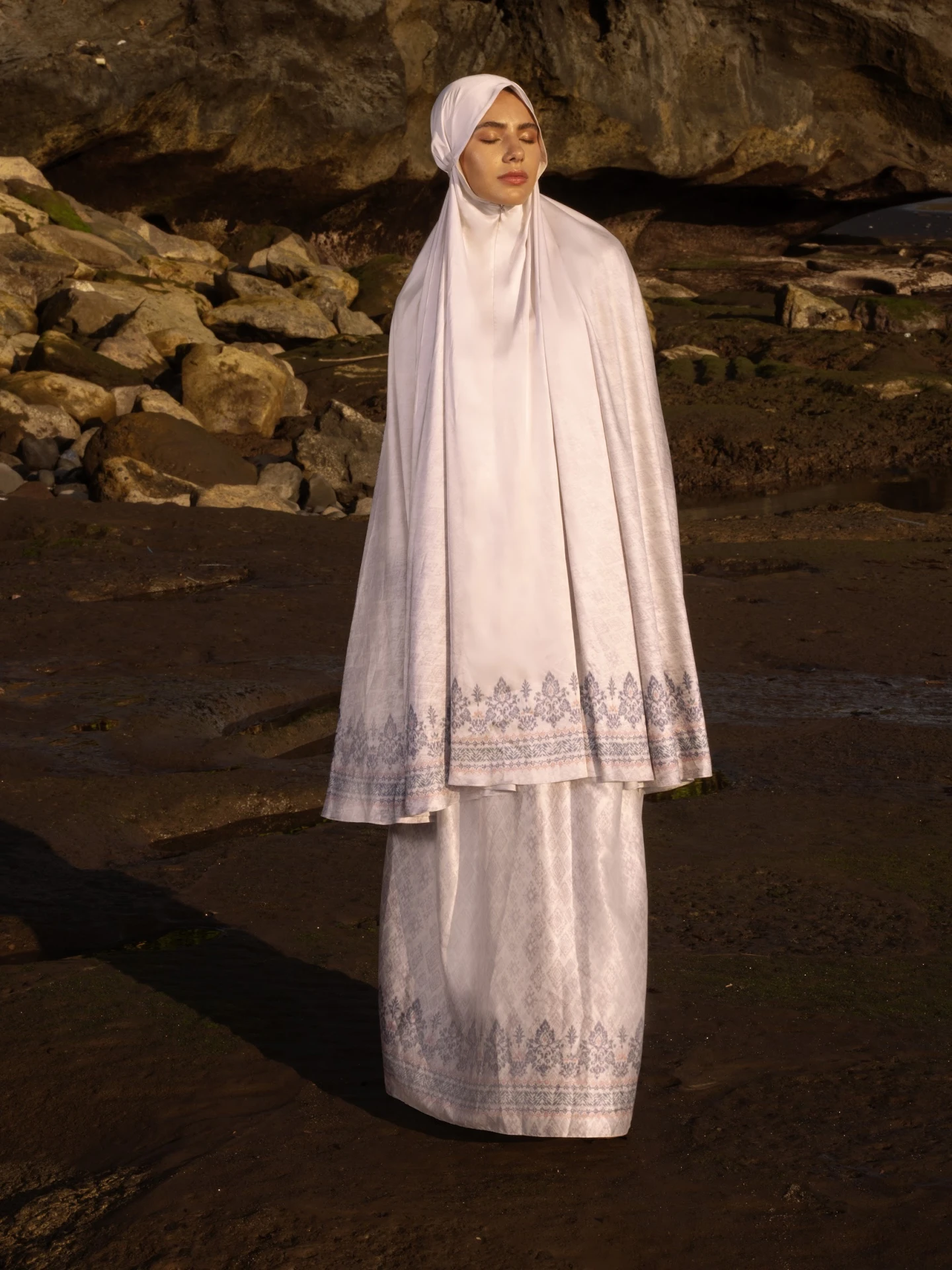 Azeera Prayer Robe